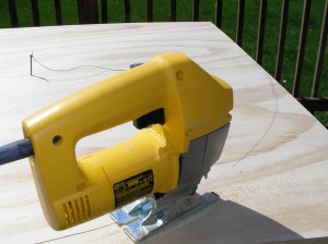 Cutting out the circle with a power tool